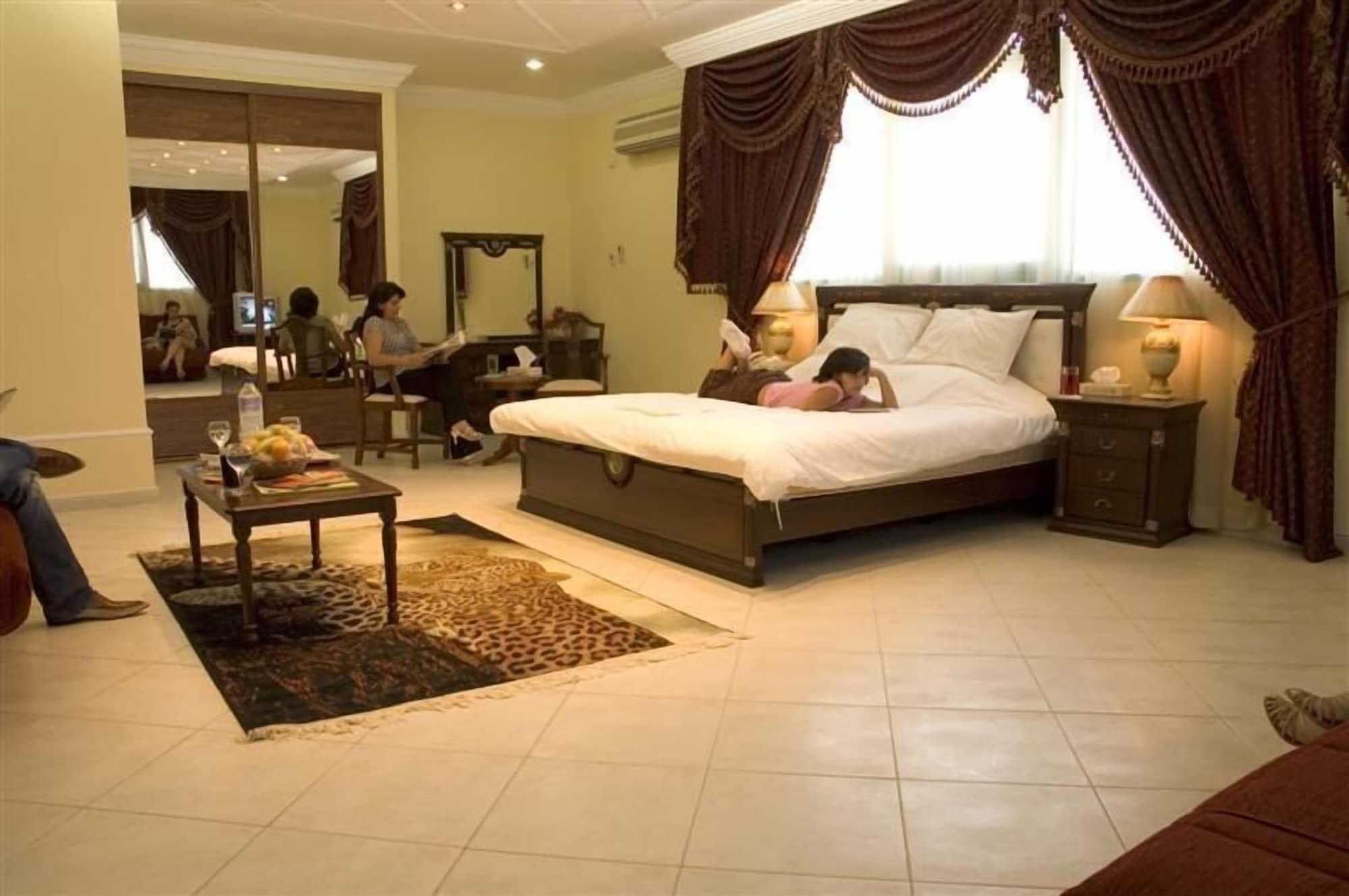Al Muntazah Plaza Hotel Doha Exteriör bild