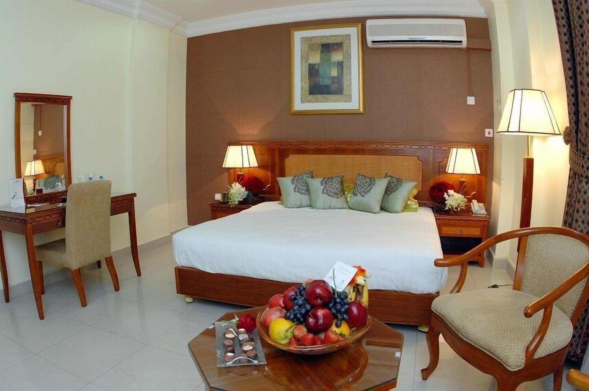 Al Muntazah Plaza Hotel Doha Exteriör bild