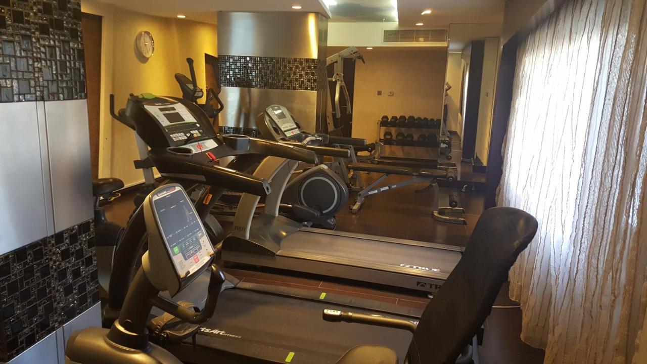 Al Muntazah Plaza Hotel Doha Exteriör bild