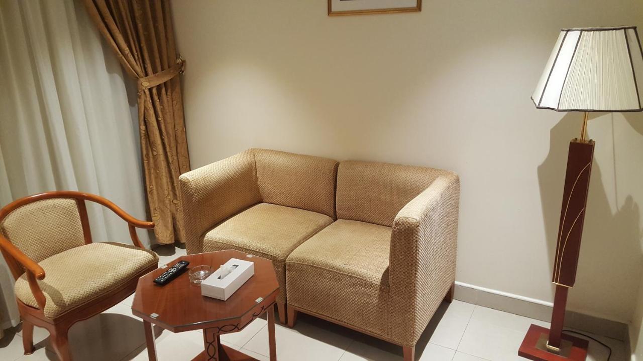 Al Muntazah Plaza Hotel Doha Exteriör bild