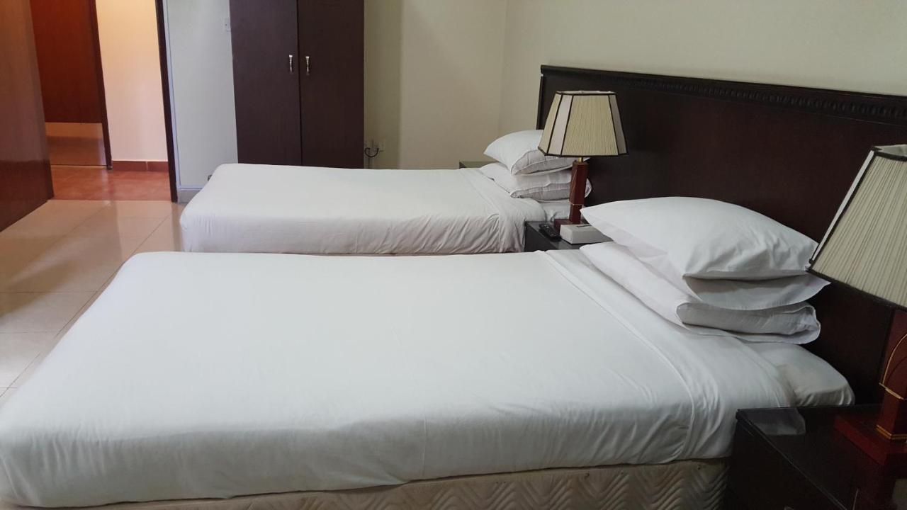 Al Muntazah Plaza Hotel Doha Exteriör bild